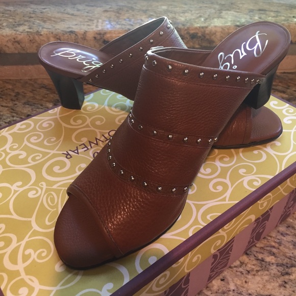 Brighton Shoes - Brighton Teri Shoe - size 7.5 M